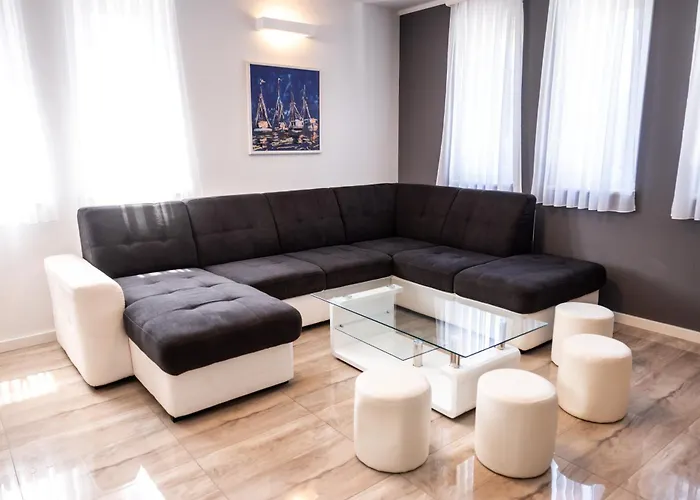 Luxury House Villa *