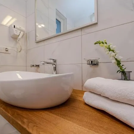 Luxury House * Мандре