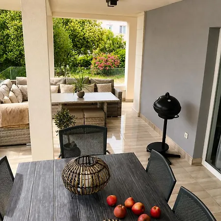 Luxury House *