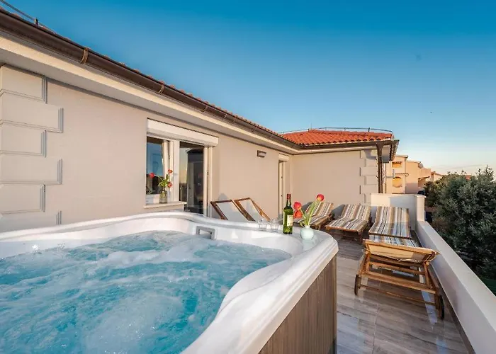 فيلة Luxury House