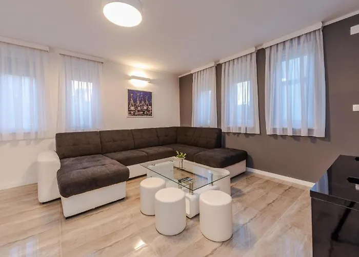Luxury House فيلة