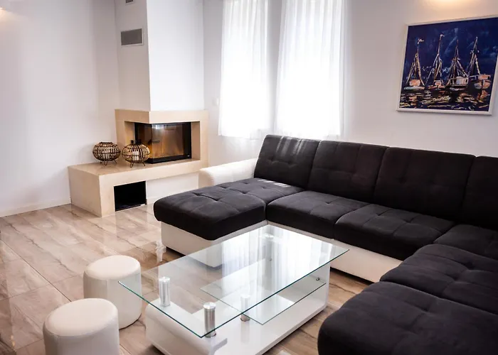 Luxury House *