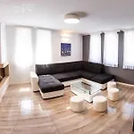 Βίλα Luxury House