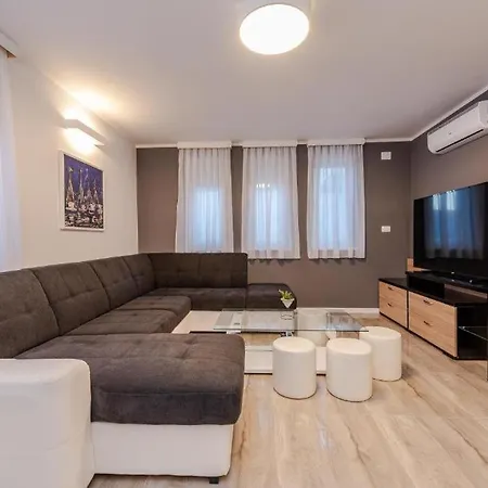 Βίλα Luxury House *